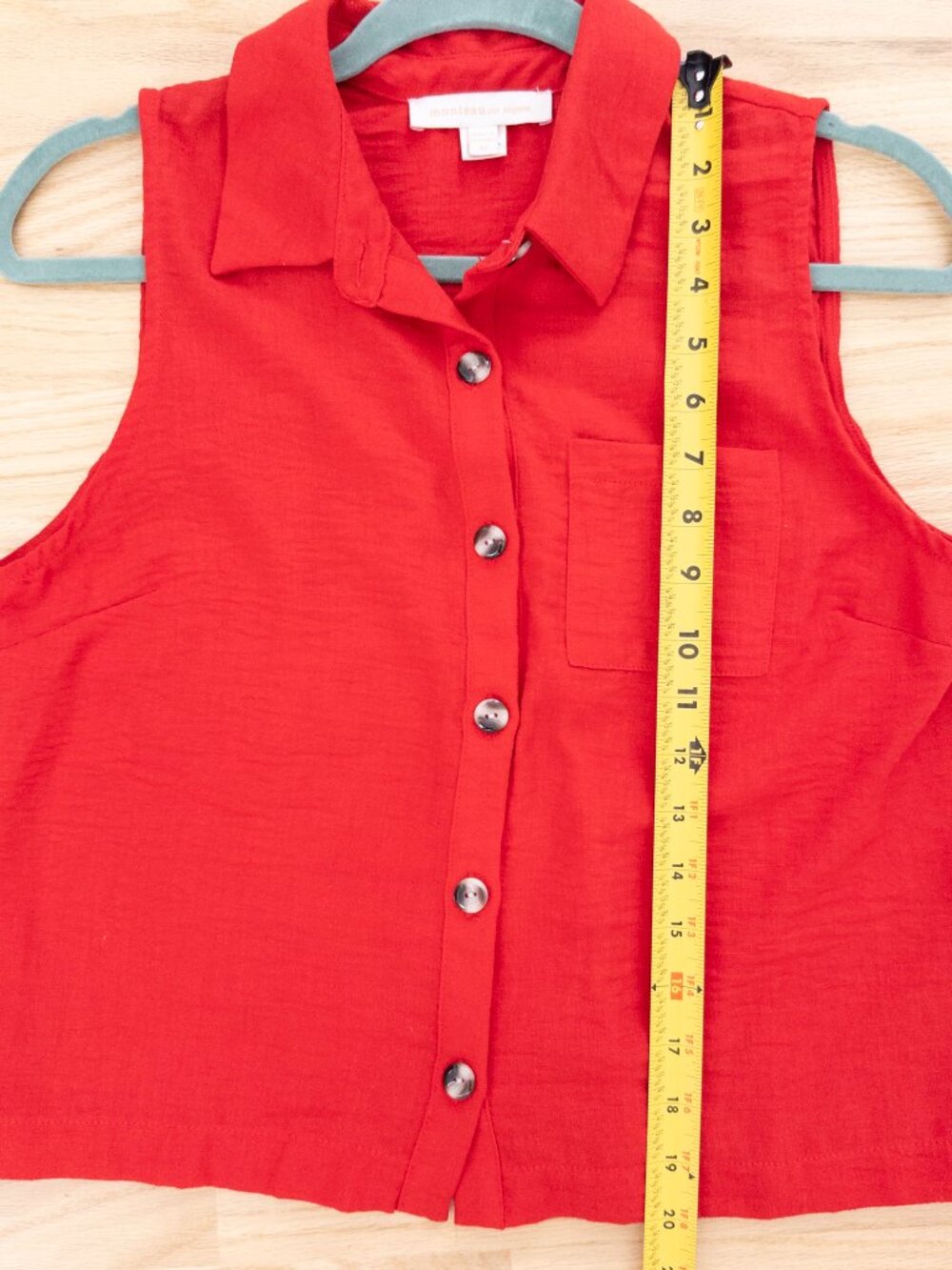Monteau Los Angeles Women's Red Textured Sleeveless Button Down Shirt Medium - Picture 6 of 8
